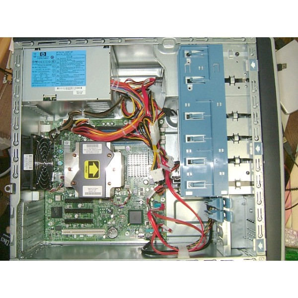 Serveur Hp Proliant ML110 G5 1 x Xeon Dual core 3065 2.33 Ghz